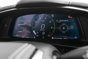 Chevrolet Corvette C8، تارغا — لوحة العدادات
