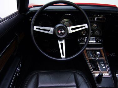 Chevrolet Corvette C3، قابلة للتحويل — منطقة السائق