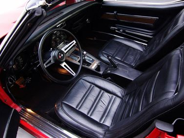 Chevrolet Corvette C3، قابلة للتحويل — منطقة السائق