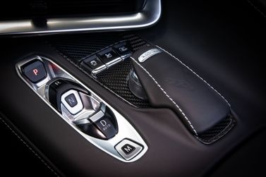 Chevrolet Corvette C8، قابلة للتحويل — محدد ناقل الحركة
