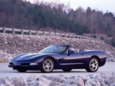 Chevrolet Corvette C5، رودستر FRC — منظر أمامي أيسر
