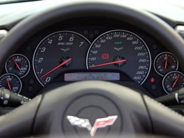 Chevrolet Corvette C6، تارغا — لوحة العدادات