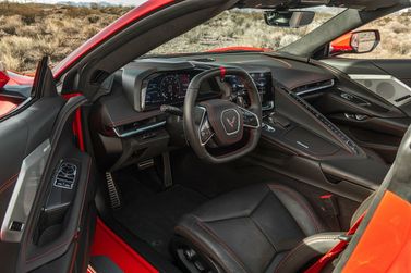 Chevrolet Corvette C8، تارغا — منطقة السائق
