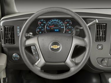 Chevrolet Express ثانياً، ميني فان — منطقة السائق