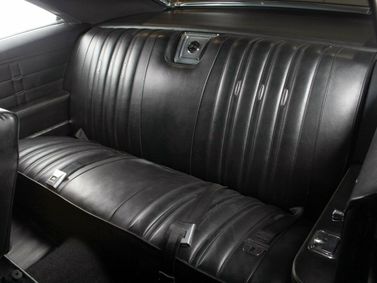 Chevrolet Impala رابعاً، كوبيه - سقف صلب — المقاعد الخلفية