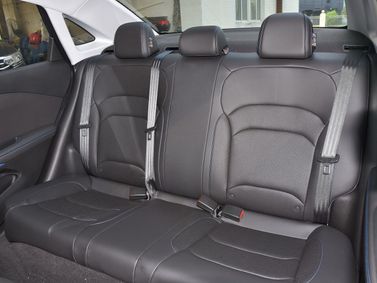 Chevrolet Monza فيس ليفت الثاني، سيدان — المقاعد الخلفية