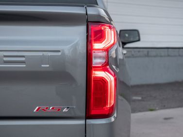 Chevrolet Silverado IV (T1XX)، بيك أب بكابينة مزدوجة Double — المصباح الخلفي