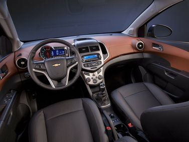 Chevrolet Sonic I، سيدان — منطقة السائق