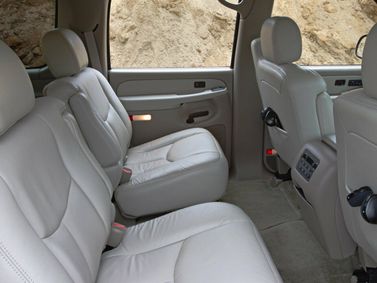 Chevrolet Suburban IX, Внедорожник 5 дв. — задние сиденья