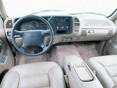Chevrolet Tahoe I، دفع رباعي 5 أبواب — لوحة القيادة