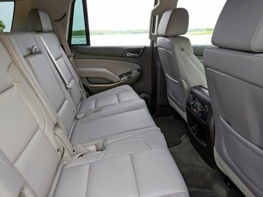 Chevrolet Tahoe رابعاً، دفع رباعي 5 أبواب — المقاعد الخلفية