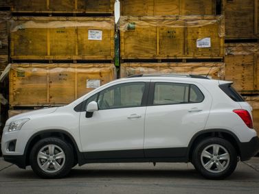 Chevrolet Tracker ثالثاً، دفع رباعي 5 أبواب — منظر من الجانب الأيسر