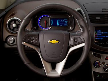 Chevrolet Tracker ثالثاً، دفع رباعي 5 أبواب — عجلة القيادة