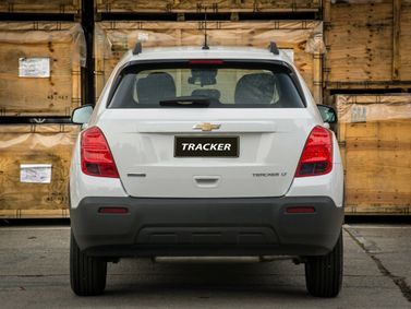 Chevrolet Tracker ثالثاً، دفع رباعي 5 أبواب — منظر خلفي