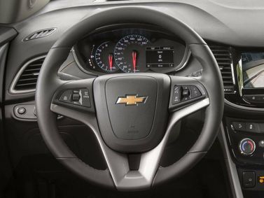 Chevrolet Tracker ثالثاً فيس ليفت، دفع رباعي 5 أبواب — عجلة القيادة