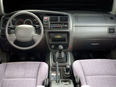 Chevrolet Tracker I، دفع رباعي خارجي — لوحة القيادة