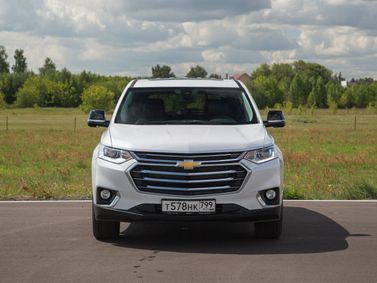 Chevrolet Traverse II, Внедорожник 5 дв. — вид спереди