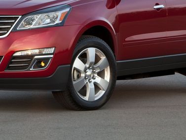 Chevrolet Traverse أنا فيس ليفت، دفع رباعي 5 أبواب — منظر أمامي أيمن