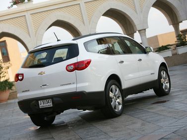 Chevrolet Traverse I، دفع رباعي 5 أبواب — منظر خلفي أيمن