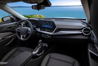 Chevrolet Trax II, Внедорожник 5 дв. — место водителя