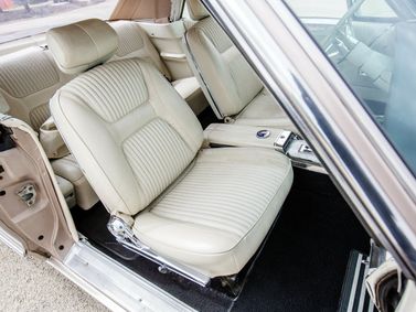 Chrysler 300 Letter Series V (300L), Кабриолет — передние сиденья