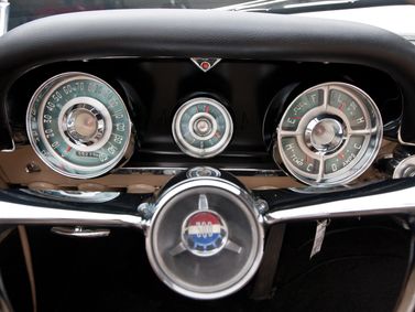 Chrysler 300 Letter Series II (300D) Рестайлинг, Кабриолет — панель приборов
