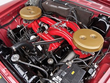 Chrysler 300 Letter Series III (300F), Cabriolet — engine bay