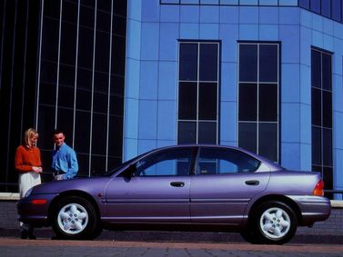 Chrysler Neon I, Седан — вид слева