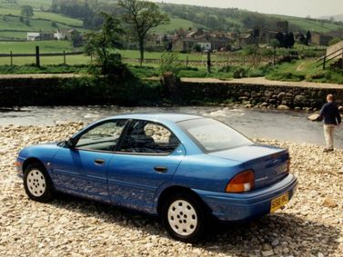 Chrysler Neon I, Седан — вид сзади слева
