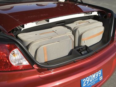Chrysler Sebring ثالثاً، قابلة للتحويل — حجرة الأمتعة