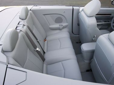 Chrysler Sebring ثالثاً، قابلة للتحويل — المقاعد الخلفية