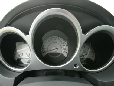 Chrysler Sebring ثالثاً، سيدان — لوحة العدادات