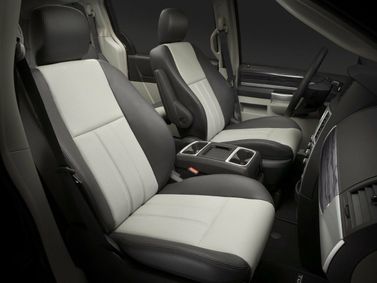Chrysler Town & Country V, Минивэн — передние сиденья