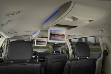Chrysler Town & Country V Рестайлинг, Минивэн — общий вид салона