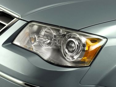 Chrysler Town & Country V, Минивэн — передняя фара