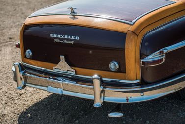 Chrysler Town & Country (1941-1988)، قابلة للتحويل — منظر خلفي