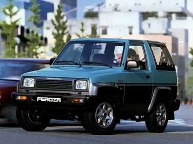 Daihatsu Feroza، دفع رباعي 3 أبواب — منظر أمامي أيسر