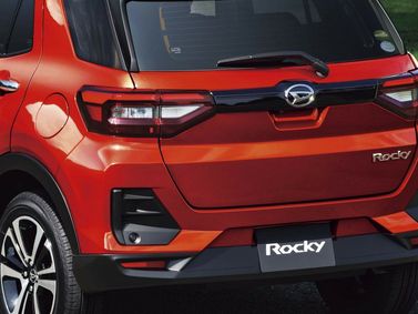 Daihatsu Rocky A200، دفع رباعي 5 أبواب — الجزء الخلفي من السيارة عن قرب