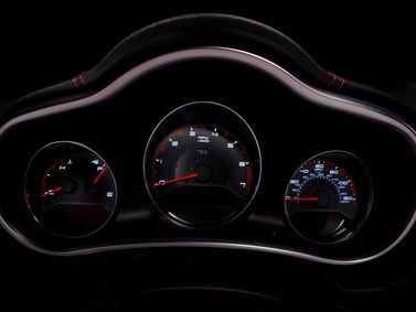 Dodge Avenger فيس ليفت الثاني، سيدان — لوحة العدادات