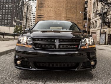 Dodge Avenger فيس ليفت الثاني، سيدان — منظر أمامي