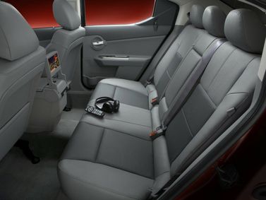 Dodge Avenger ثانياً، سيدان — المقاعد الخلفية