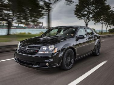 Dodge Avenger فيس ليفت الثاني، سيدان — منظر أمامي أيسر