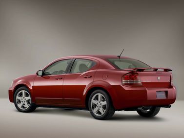 Dodge Avenger ثانياً، سيدان — منظر خلفي أيمن