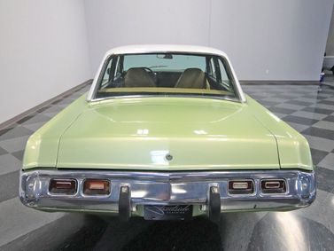 Dodge Dart عملية فيس ليفت IV 2، سيدان — منظر خلفي