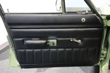 Dodge Dart عملية فيس ليفت IV 2، سيدان — تفصيل داخلي