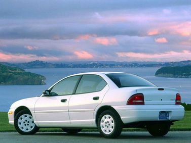 Dodge Neon I، سيدان — منظر خلفي أيمن