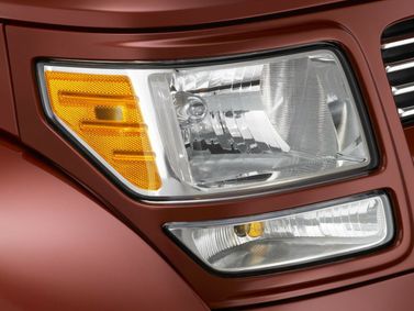 Dodge Nitro، دفع رباعي 5 أبواب — المصباح الأمامي