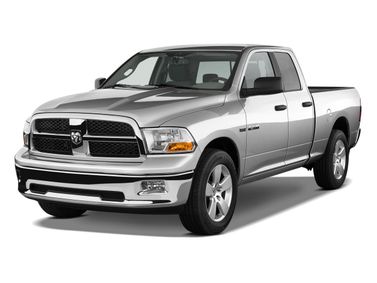 Dodge RAM IV (DS/DJ)، بيك أب بكابينة ونصف Quad Cab — منظر أمامي أيمن