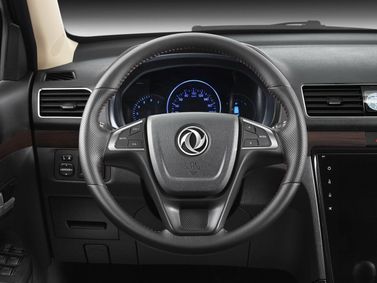 DongFeng 370 I، دفع رباعي 5 أبواب — عجلة القيادة