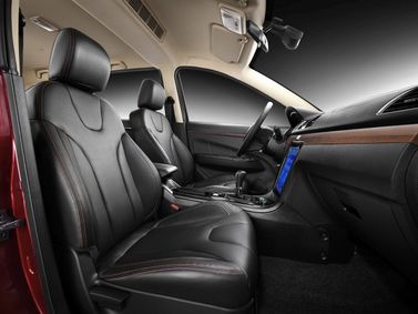 DongFeng 370 I، دفع رباعي 5 أبواب — منظر عام للمقصورة